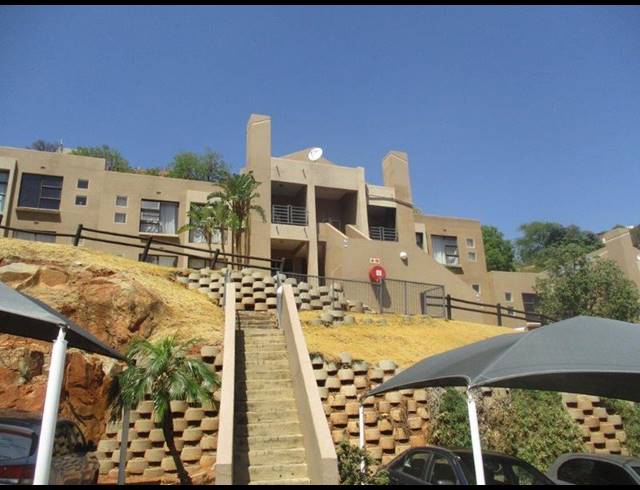 2 BEDROOM TOWNHOUSE FOR SALE IN GLENVISTA